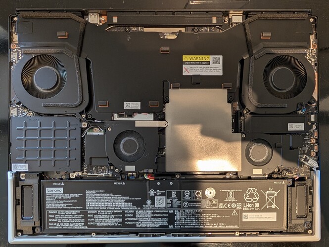 Lenovo Legion 9i internals (bron: Notebookcheck)