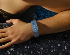 De nieuwe Halo fitnessband van Rogbid (afbeelding) wordt geleverd met vier verwisselbare bandjes in nylon en siliconen in verschillende kleuren. (Afbeeldingsbron: Rogbid)