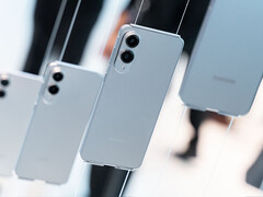 Het lijkt erop dat de Galaxy S25 Edge wel eens de op één na duurste telefoon uit de serie zou kunnen worden (Foto bron: @MaxJmb)