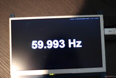 Hij draait tenminste op 60Hz en heeft geen merkbare input lag