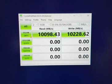 Prestaties van de Phison E26 controller in CrystalDiskMark. (Afbeelding Bron: Tom's Hardware)