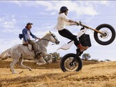 Veel van de marketing van de DTRe Stella is gericht op zijn off-road capaciteiten. (Beeldbron: Instagram)