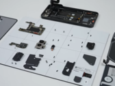 Een post-teardown Niets telefoon (1). (Bron: Hugh Jeffreys via YouTube)