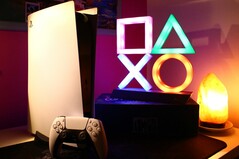 Een afbeelding van een digitale PS5-console