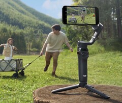 De OM 6 is het vlaggenschip van DJI&#039;s mobiele gimbal, en heeft een ingebouwd statief en uitschuifbare selfie stick (Afbeelding bron: DJI)