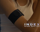 Garmin heeft de Index Slaapmonitor zo ontworpen dat deze om uw biceps gedragen kan worden in plaats van om uw pols. (Afbeelding bron: Garmin)
