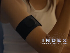 Garmin heeft de Index Slaapmonitor zo ontworpen dat deze om uw biceps gedragen kan worden in plaats van om uw pols. (Afbeelding bron: Garmin)