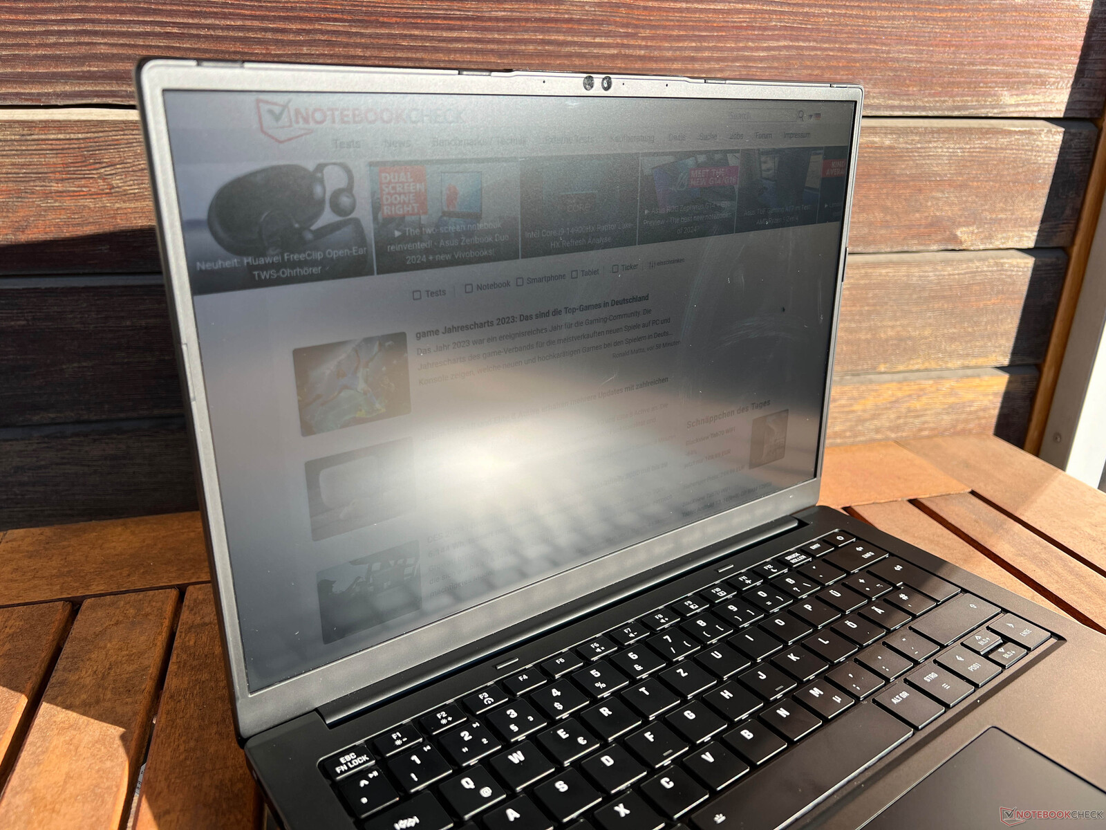 Tuxedo Pulse 14 Gen3 review - De Linux Ultrabook met AMD Zen4 en een ...