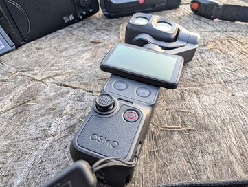 Alle bedieningselementen van de Osmo Pocket 4P bevinden zich aan de voorkant