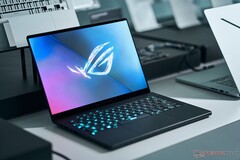 ASUS blijft de ROG Zephyrus G-serie in twee formaten aanbieden. (Afbeeldingsbron: Notebookcheck)