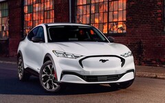 Het team van Webfleet brak het wereldrecord voor de langste reis met een elektrische auto, dankzij de Ford Mach-E met verlengde actieradius. (Afbeelding bron: Ford)