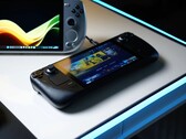 Een Steam Deck met het SteamOS-startscherm ligt op een gloeiend wit bureau naast verschillende Windows-gebaseerde handheld gaming-pc's, waaronder de ASUS ROG Ally en Ayaneo-apparaten. (Afbeeldingsbron: Notebookcheck)