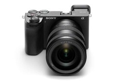 De Sony A6700 is een opwindende camera voor enthousiaste camera&#039;s, maar sommige gebruikers zullen bezwaar maken tegen het ontbreken van oplaadhardware. (Afbeelding bron: Sony)