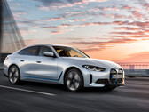 BMW's laatste updates voor het i4-platform introduceren een meer betaalbare AWD performance variant. (Afbeelding bron: BMW)