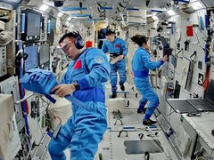 Enkele Chinese astronauten op het Chinese ruimtestation Tiangong (Afbeeldingsbron: China Manned Space Agency; bijgesneden)
