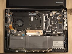 De eerste commerciële laptop met LPCAMM2: de Lenovo ThinkPad T14 Gen 7.