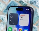 De opvolger van de afgebeelde iPhone 17 Pro krijgt mogelijk een kleinere perforatie-uitsparing (Afb. bron: Notebookcheck)