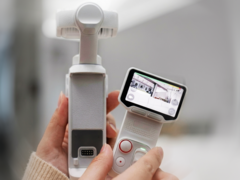 Insta360 Luna Ultra heeft een afneembare afstandsbediening met een touchscreen.