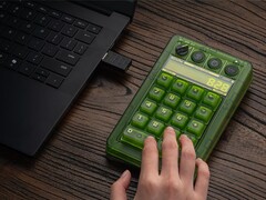 De 8BitDo Retro 18 Mechanische Numpad heeft nu een Xbox Editie.