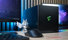 De Gigabyte Aorus RTX 5090 AI Box is nu verkrijgbaar voor $2999,99. Afgebeeld: de Thunderbolt 5 eGPU. (Afbeeldingsbron: Sebastian Bade / Notebookcheck)