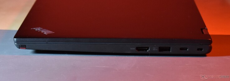 rechts: digitizerpen, HDMI, USB A 3.2 Gen 1, USB C 3.2 Gen 2, Kensington-slot