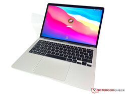 Ter beoordeling: Apple MacBook Air 2020 M1. Testmodel met dank aan Cyberport.