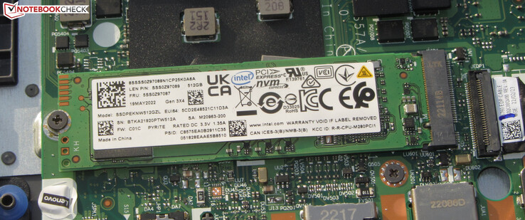 Een Intel PCIe 3 SSD dient als systeemschijf.
