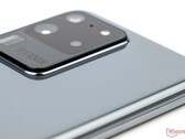 Net als de Galaxy S20 Ultra (hier afgebeeld), zou Samsung volgens een rapport ook een camerabump kunnen gebruiken op de Galaxy S26 Ultra. (Afbeeldingsbron: Notebookcheck)
