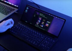 De KeyGo combineert een volledig toetsenbord met een 12,8 inch aanraakscherm voor een coole 249 dollar. (Afbeelding bron: Kickstarter)  