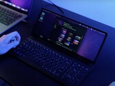 De KeyGo combineert een volledig toetsenbord met een 12,8 inch aanraakscherm voor een coole 249 dollar. (Afbeelding bron: Kickstarter)  
