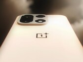 OnePlus 15 (Afbeelding Bron: OnePlus)