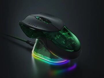 Razer Boomslang 20th Anniversary Edition op Mouse Dock Pro oplaadstation. (Afbeeldingsbron: Razer)