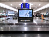 75-inch e-paper op de luchthaven.