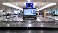 75-inch e-paper op de luchthaven.