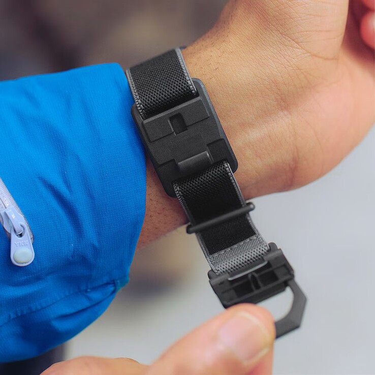 U kunt de magnetische gesp soepel met één hand openen en sluiten.