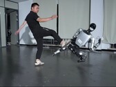 Een demo van een Unitree G1 humanoïde robot (Afbeelding bron: Unitree Robotics op YouTube)
