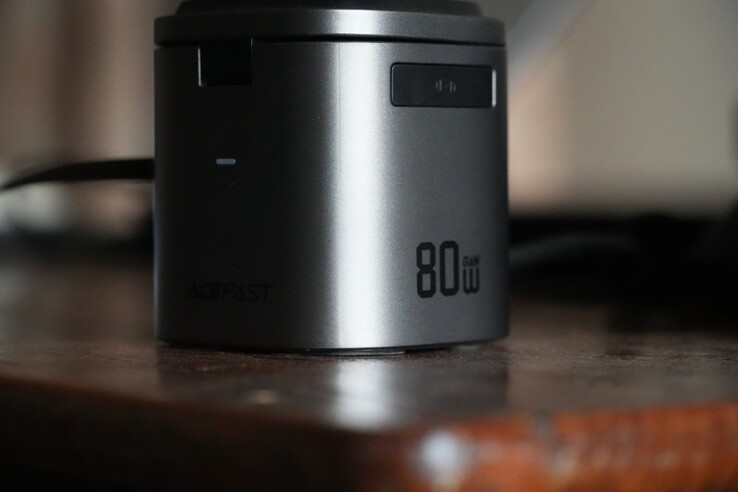 Het AceFast 6-in-1 oplaadstation van 80 W heeft een compacte vormfactor