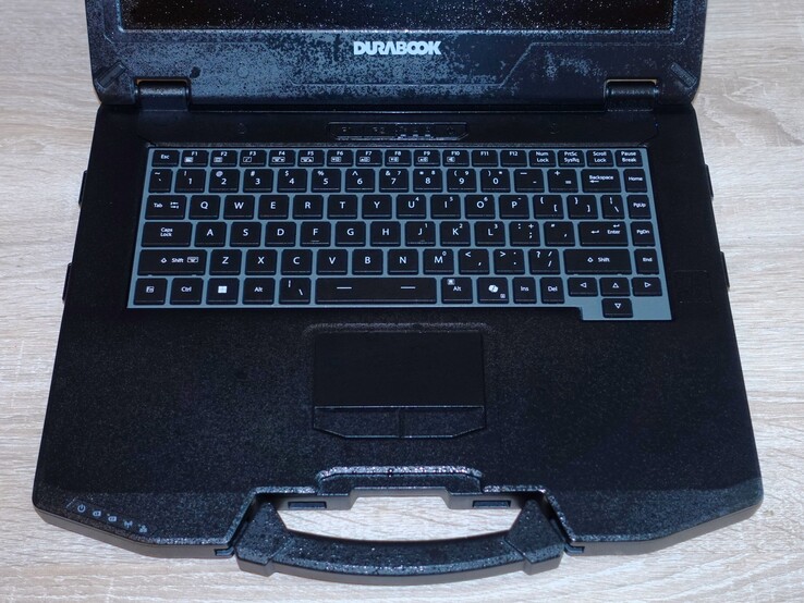 Touchpad en toetsenbord zijn bestand tegen vocht of spatwater