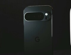 De oktober-update veroorzaakt blijkbaar app-crashes op de Google Pixel 10 (Pro). (Afbeeldingsbron: Samuel Angor)