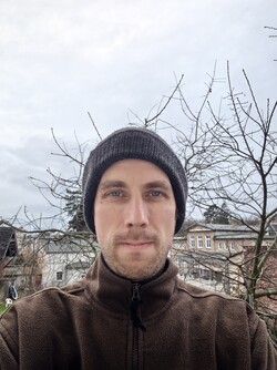 Selfie met de 13 MP groothoekcamera van de Huawei Pura 80 Pro 