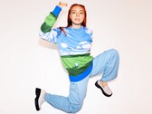 De Microsoft Ugly Sweater van dit jaar neemt een van 's werelds meest iconische foto's over. (Afbeelding: Microsoft)