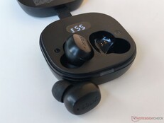 De oplaadcase heeft een display