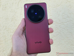 De Vivo X300 Ultra zal naar verwachting alle drie de achtercamera's van zijn voorganger overtreffen, X200 Ultra afgebeeld. (Afbeeldingsbron: Notebookcheck)