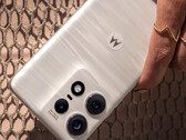 De Edge 50 Fusion zal waarschijnlijk de designtaal volgen van de Edge 50 Pro, afgebeeld. (Afbeeldingsbron: Motorola)