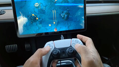 Tesla biedt ondersteuning voor PS5-controller (afbeelding: kingvally/YT)