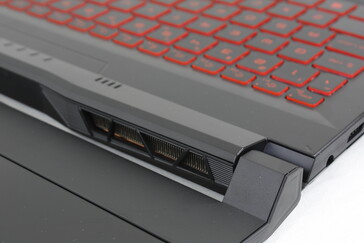 Buitenste deksel kan openen de volledige 180 graden in tegenstelling tot op de meeste andere gaming laptops