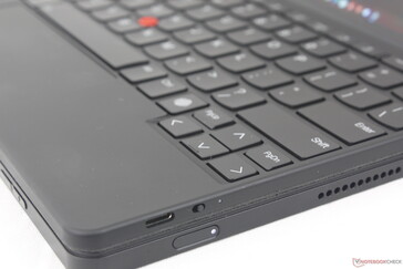 De vingerafdruklezer zit op het toetsenbord in plaats van op de tablet zelf