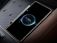 De Magic V5 laadt draadloos op met 50 W.