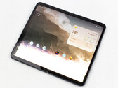 De Pixel Fold in kwestie toont een groeiende witte gloed die zich vanaf de onderkant over het paneel verspreidt. (Bron: Ars Technica)