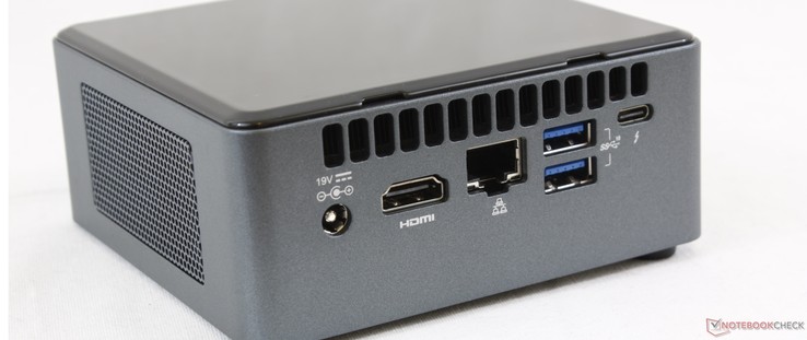 Achterkant: stroomadapter, HDMI 2.0, Gigabit RJ-45, 2x USB 3.1 Gen. 2, Thunderbolt 3